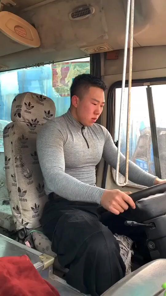 运动员李明轩短视频数据详情——小葫芦数据