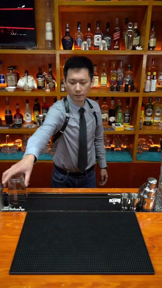红斌-调酒的233325短视频数据详情——小葫芦